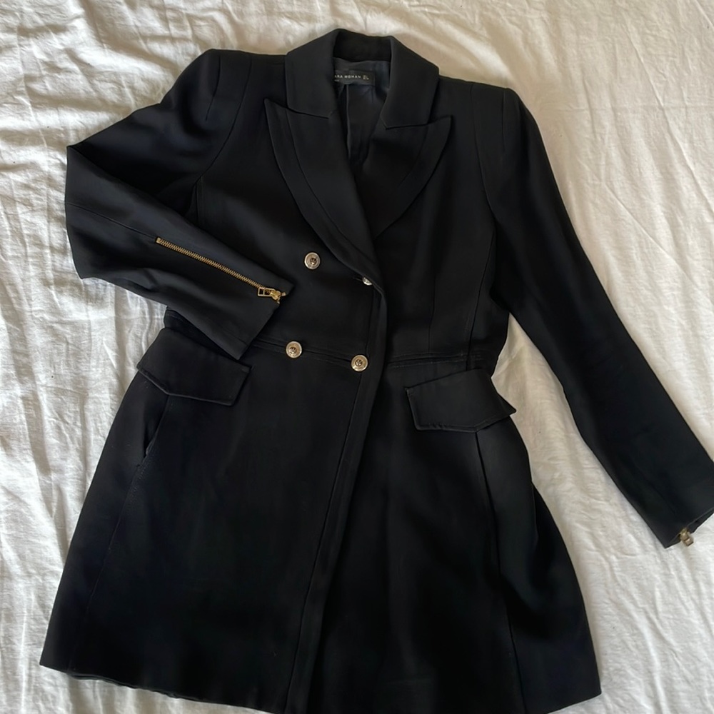 LAST DAY 11/17 🚨 BUNDLE OR OFFER 🚨 Zara jacket size L